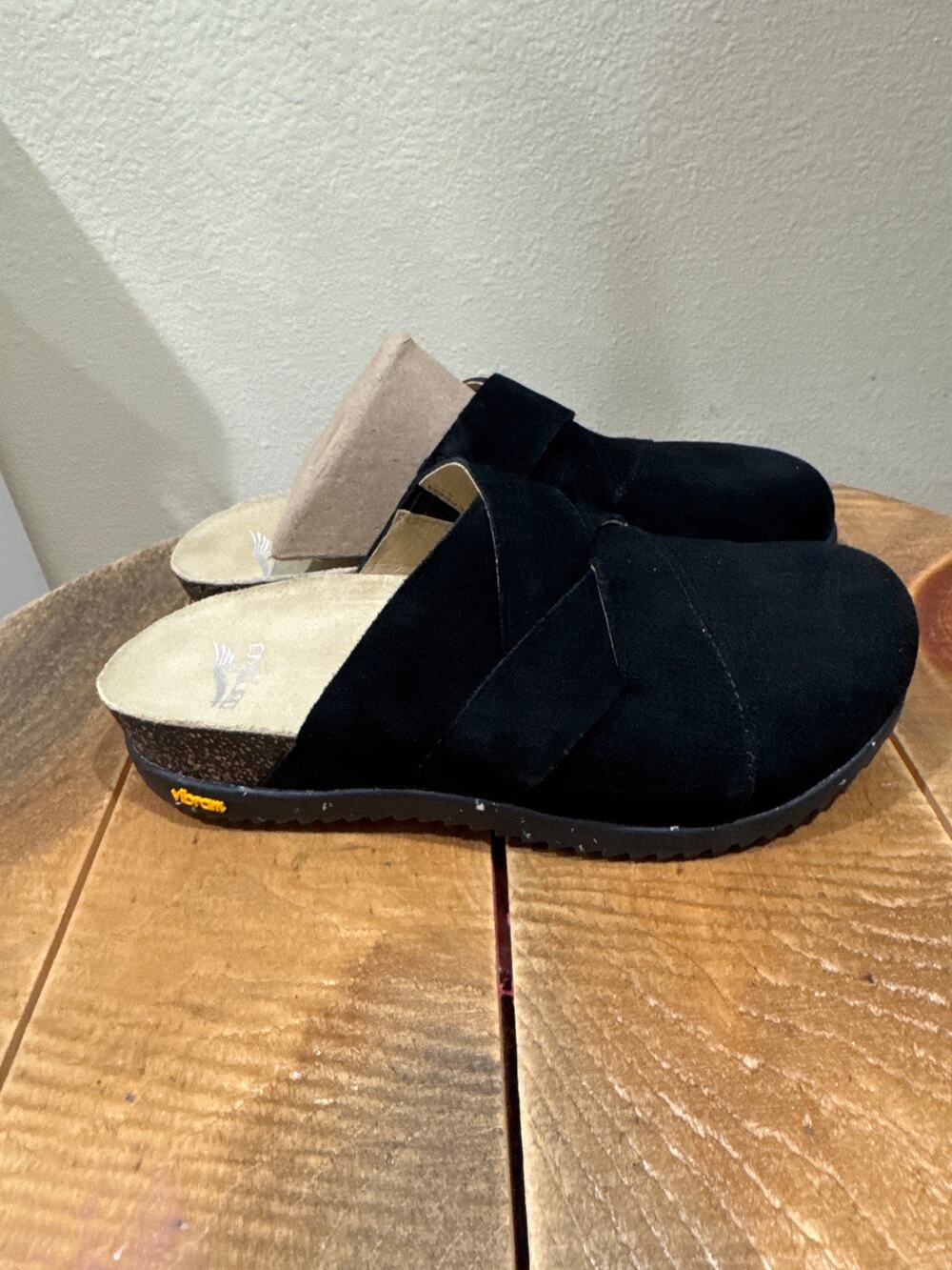 Dansko Daniella Black Suede clogs size 36 (5) new